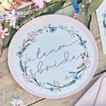 Team Bride Blomstret Paptallerkener