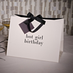 Hot Girl Birthday Gavepose