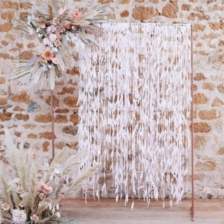 Ruscus Blade Backdrop Hvid